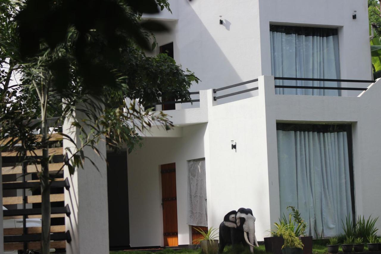 Cassia Udawalawe Hotel ภายนอก รูปภาพ